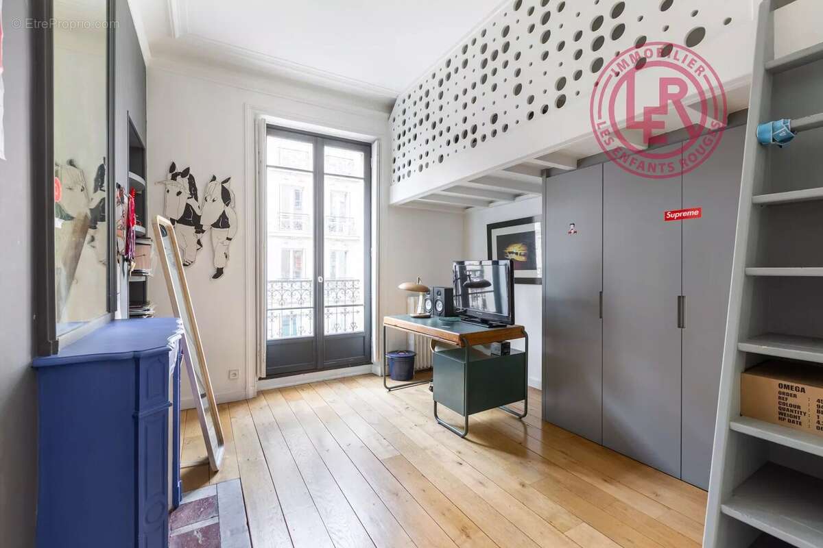 Appartement à PARIS-16E
