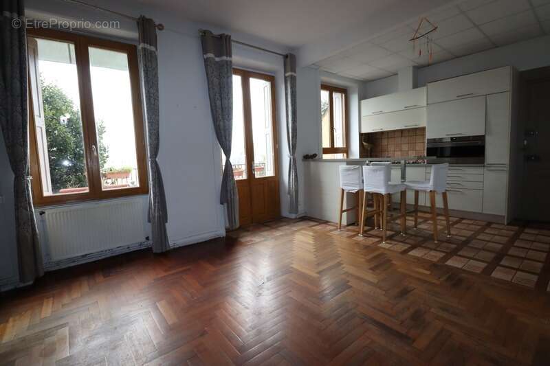 Appartement à SAINT-ETIENNE