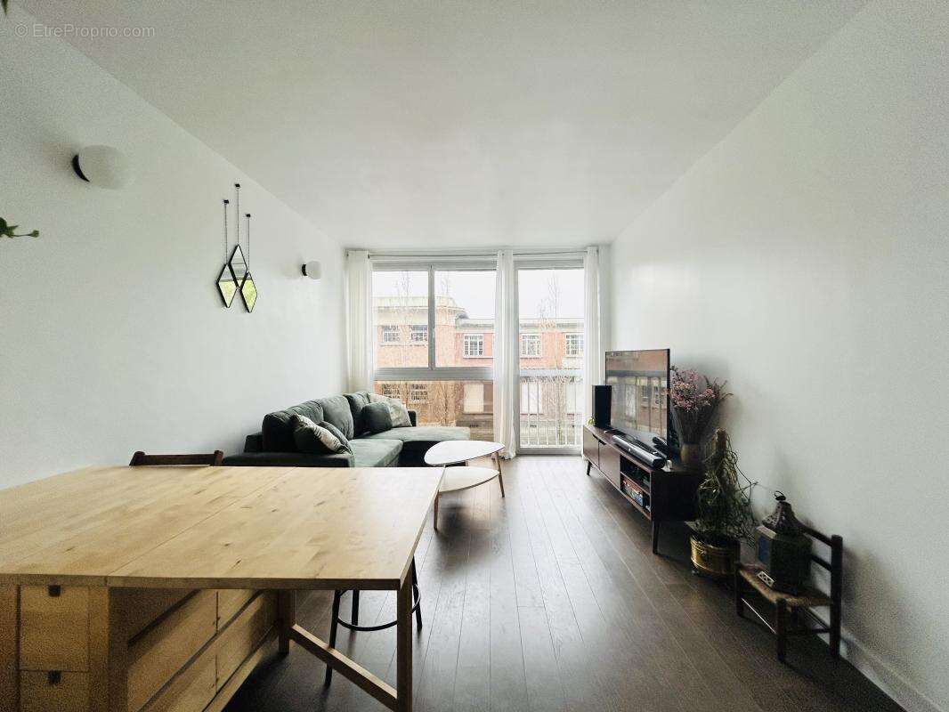 Appartement à AUBERVILLIERS