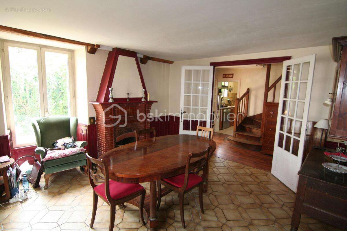 Maison à SAINT-CHERON