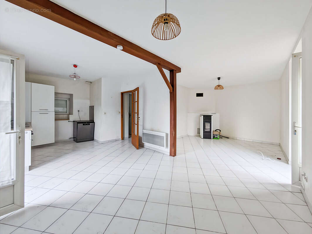 Maison à BAGUER-MORVAN