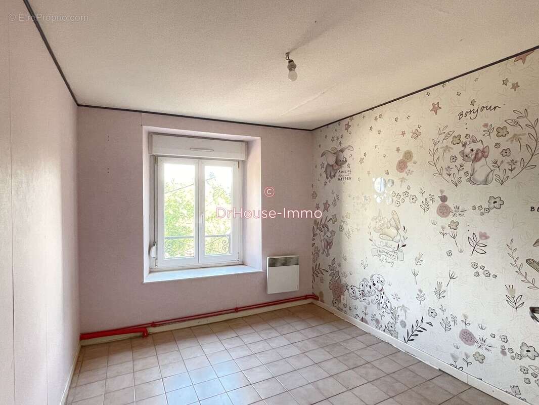Appartement 257 m² à Darney  - photo 25