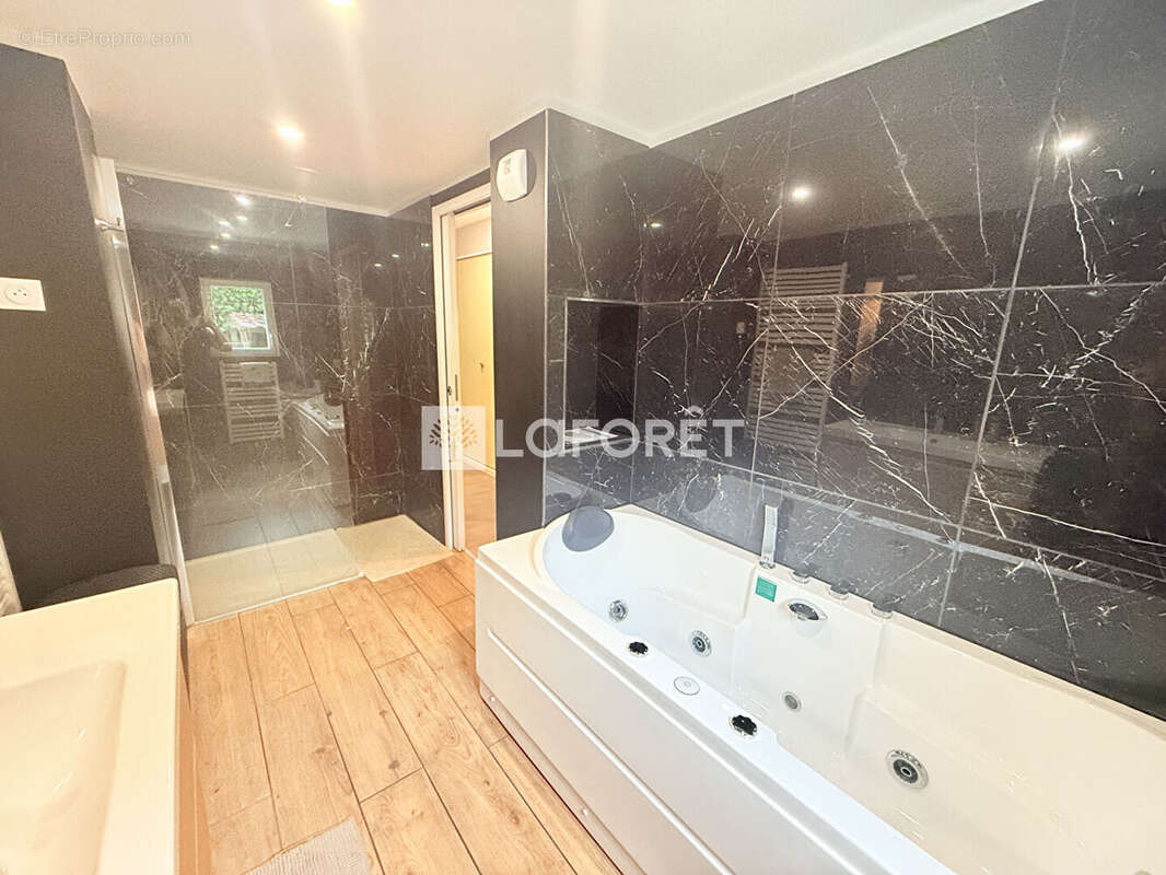 Maison Coye La Foret 7 pièce(s) 164 m2 - photo 6