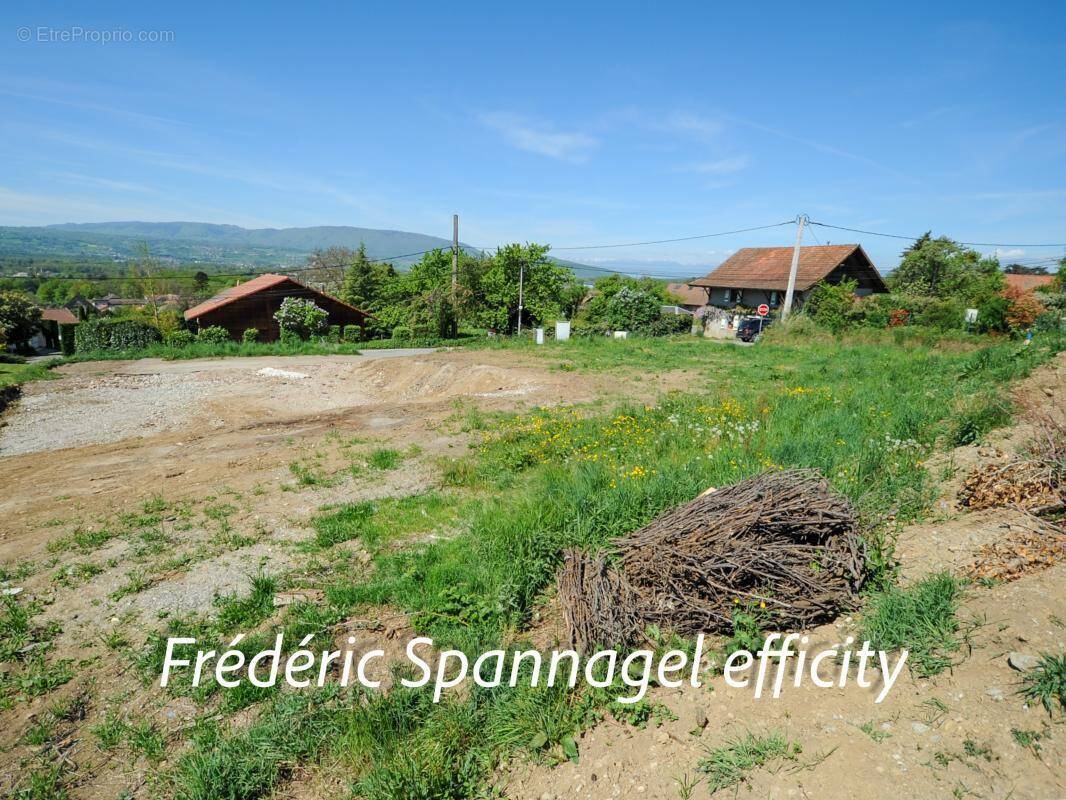 Terrain à CONTAMINE-SUR-ARVE
