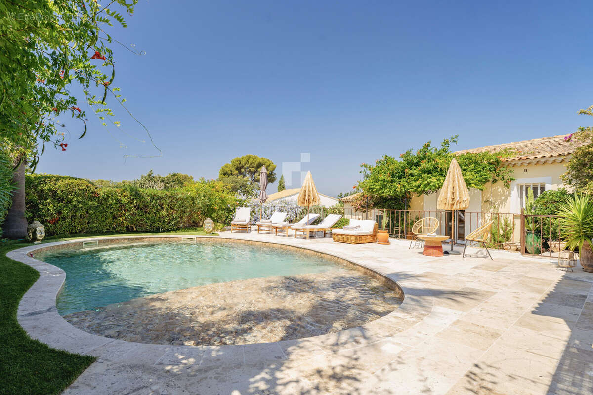 Maison à SIX-FOURS-LES-PLAGES