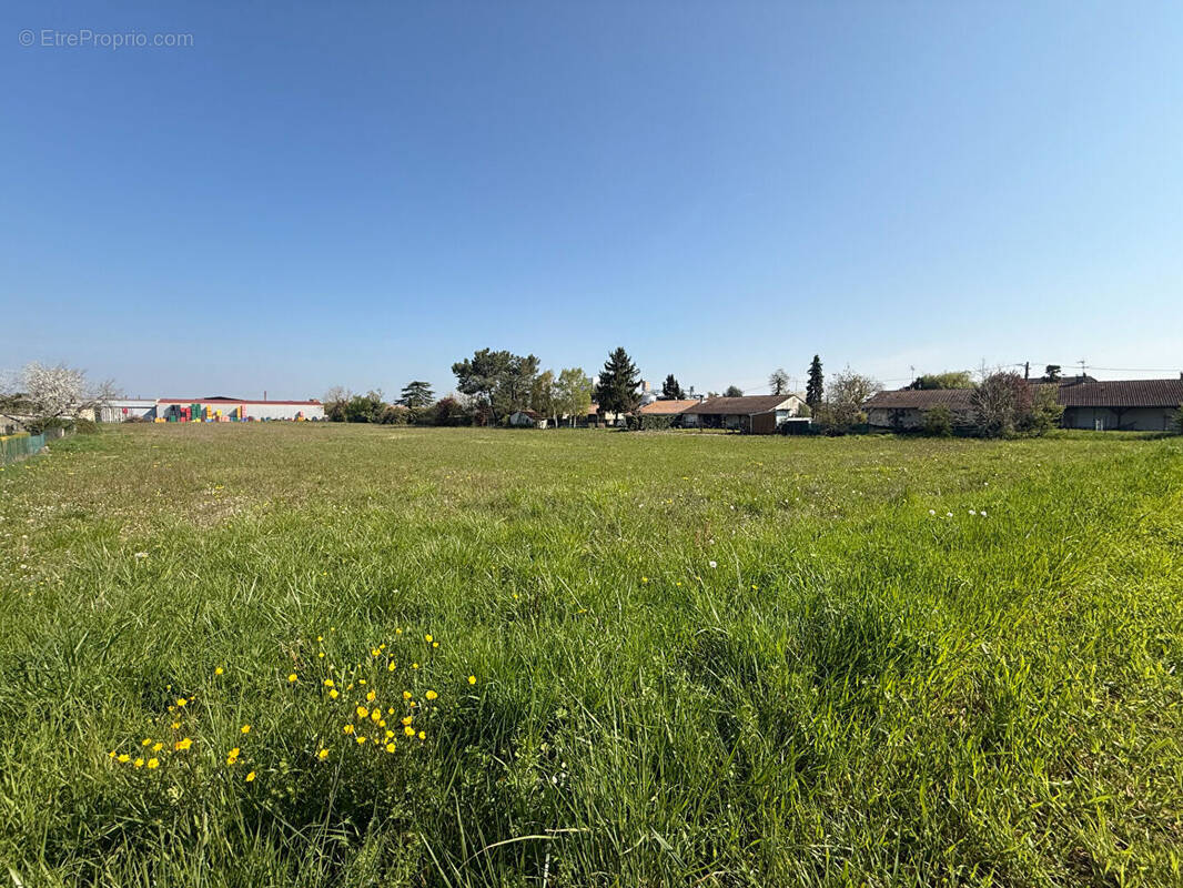 Terrain à SAINTE-LIVRADE-SUR-LOT