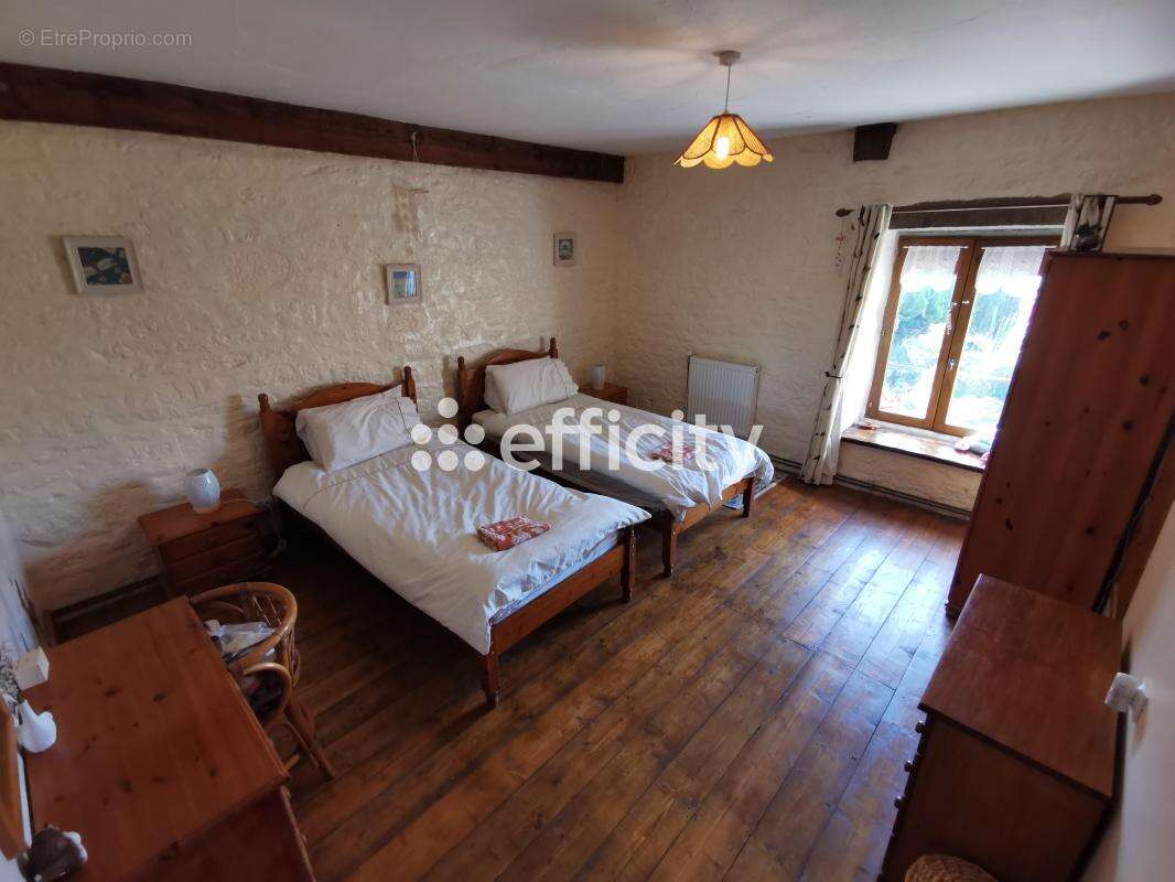 Maison à SAINT-SEVER-CALVADOS