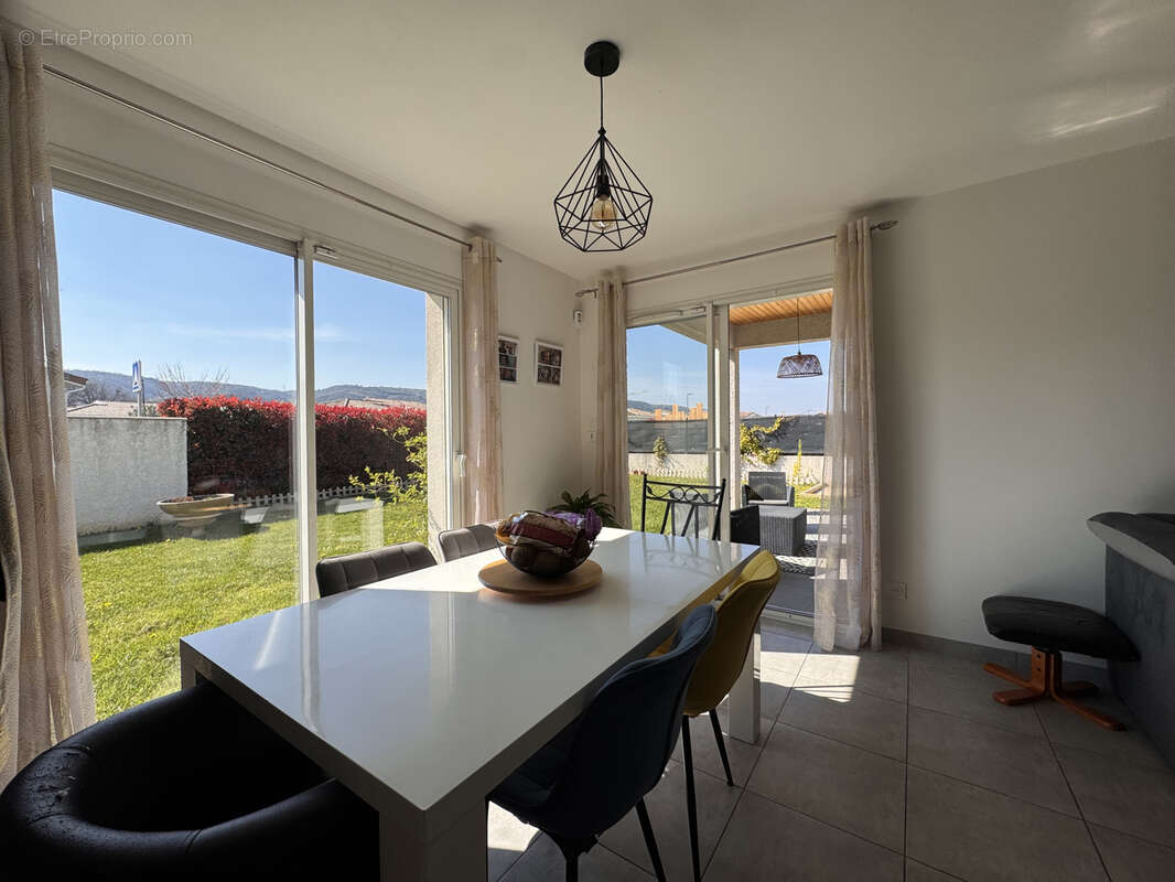 Maison à LA ROCHE-DE-GLUN