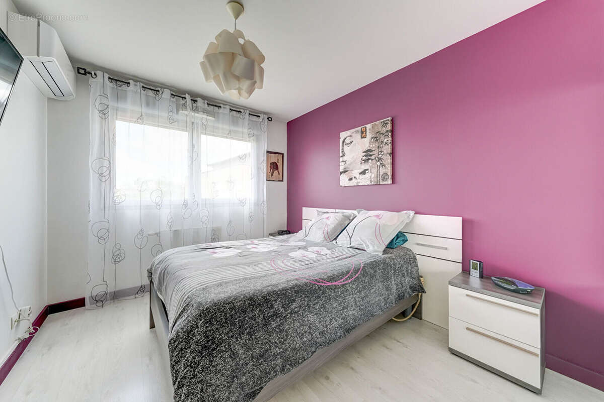 Appartement à DECINES-CHARPIEU