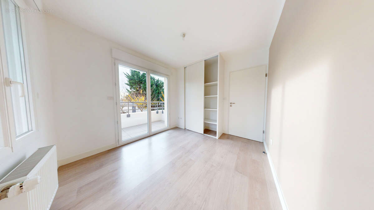 Appartement à SARTROUVILLE