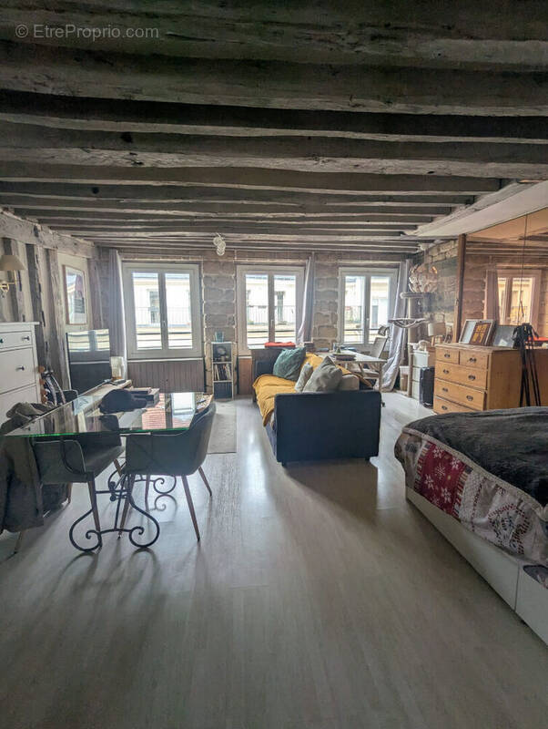 Appartement à PARIS-2E