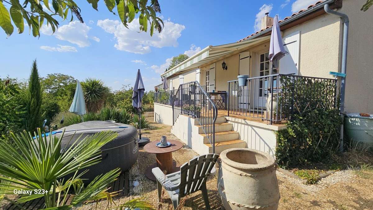 Maison 128 m² à Celles-Sur-Belle  - photo 2