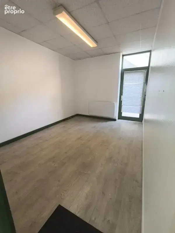BOURG-EN-BRESSE - Centre Ville - Bureau 42 m² - photo 3