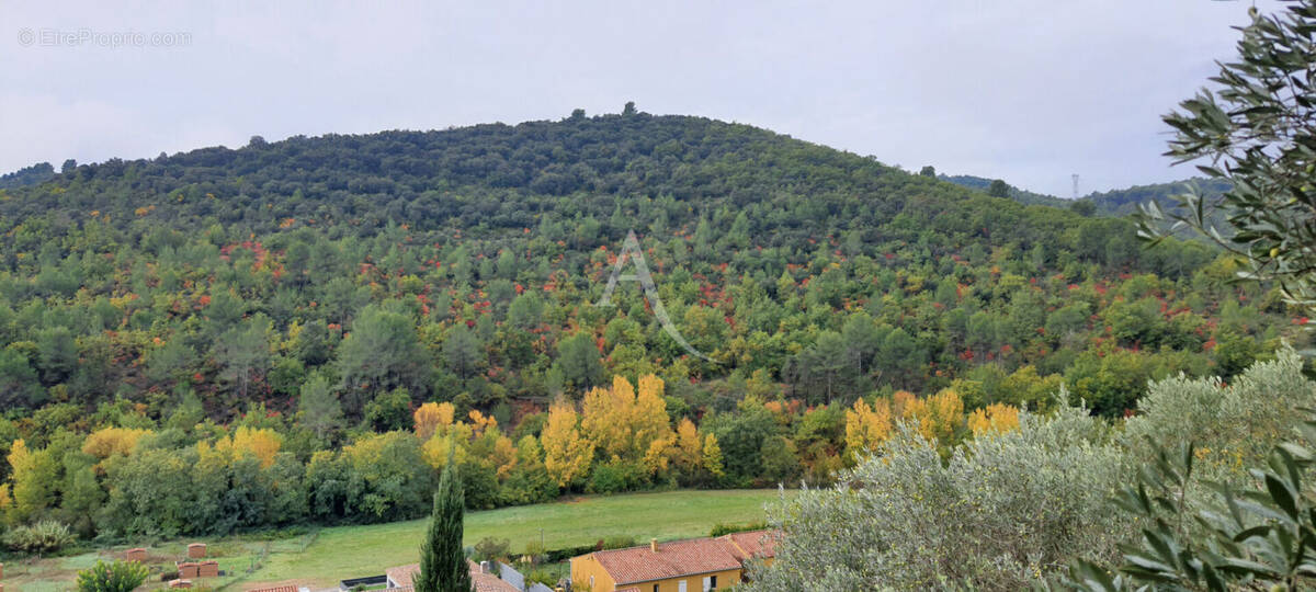 Terrain à CORBIERES