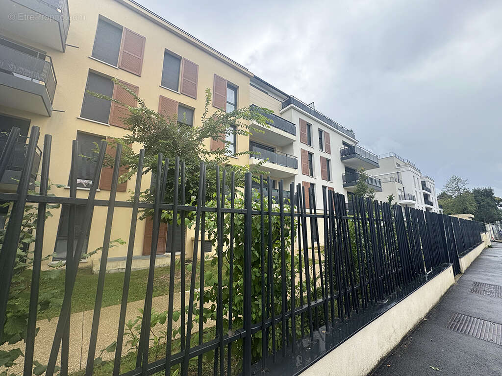 Appartement à LE PLESSIS-TREVISE