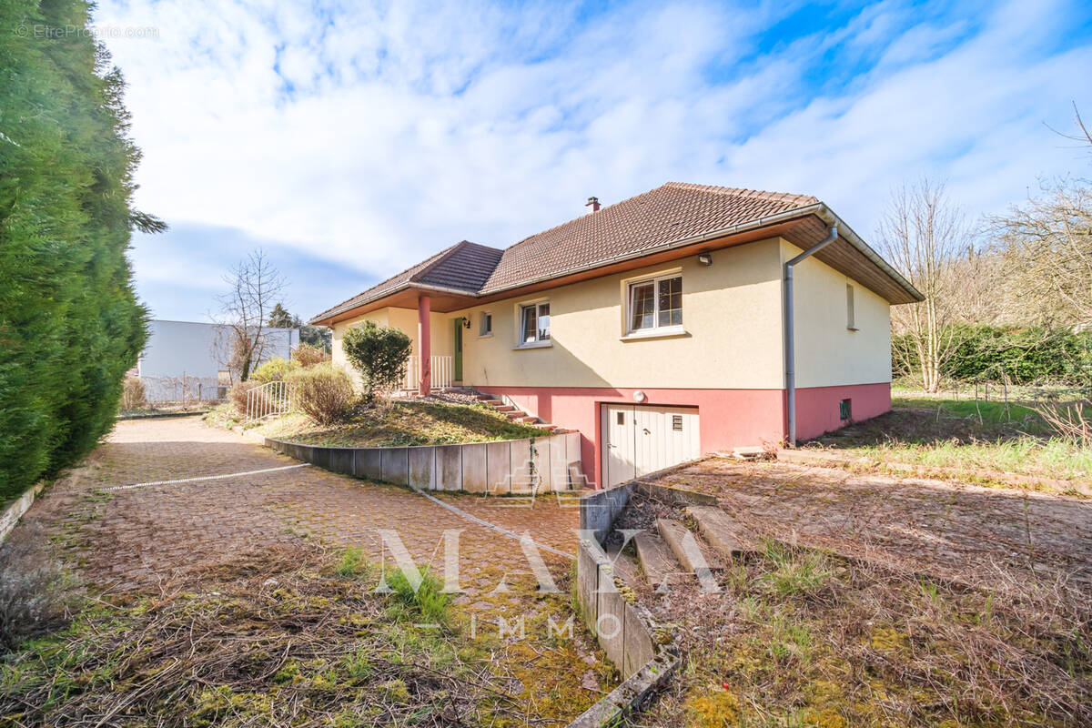 Sierentz, Maison de Plain-Pied sur 12.47 ares. - photo 2