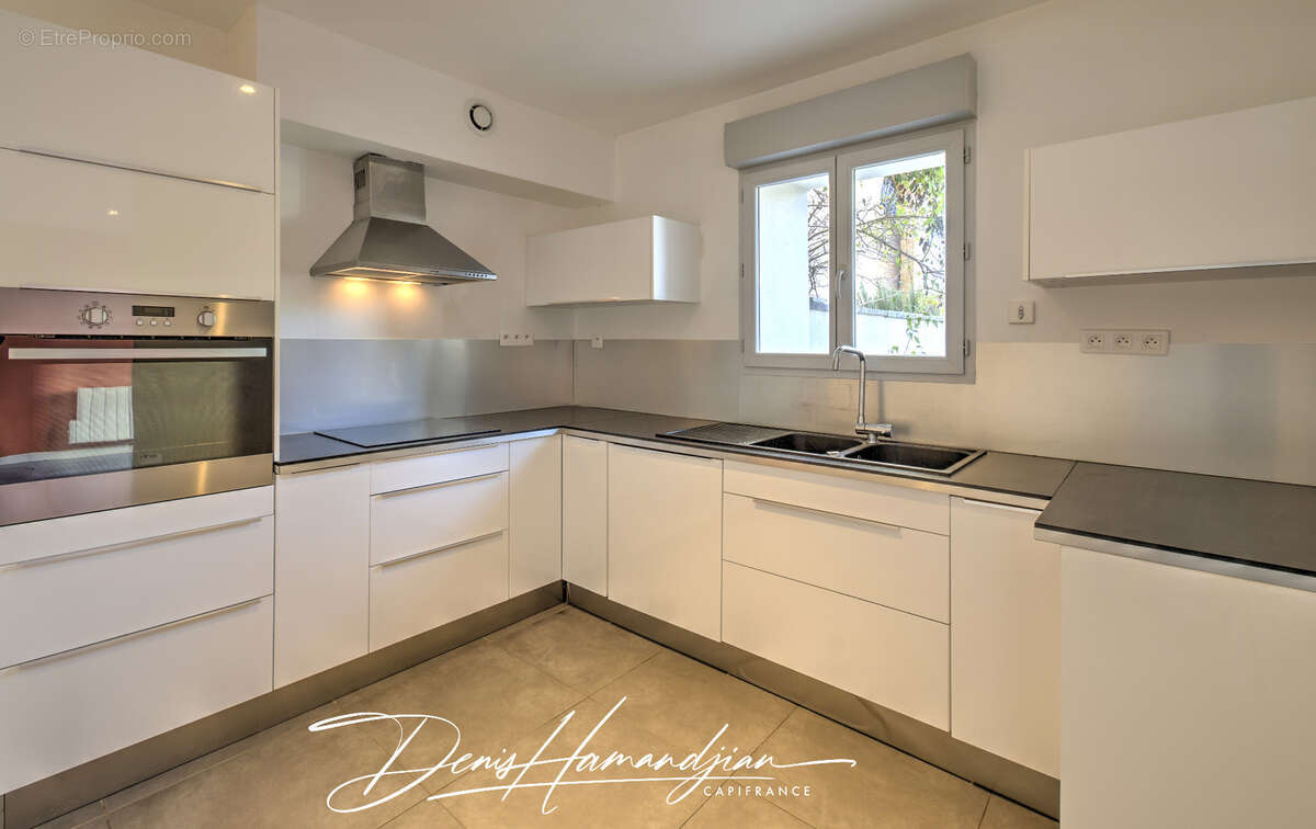 Maison à vendre 5 pièces - 4 Chambres - 122 m2 - FONTAINES SAINT MARTIN (69270) - photo 12
