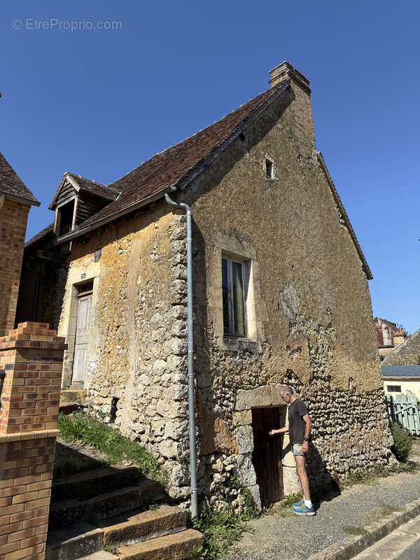 Maison à SAINT-COSME-EN-VAIRAIS