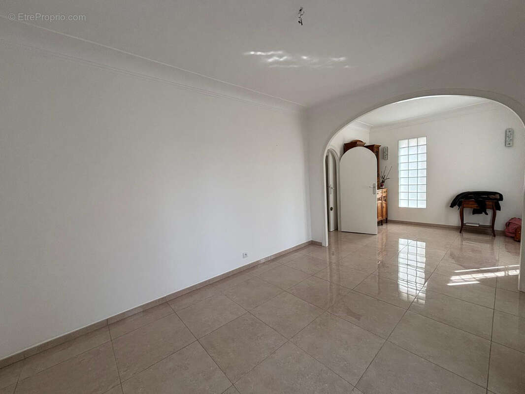 Maison à SAINT-MAUR-DES-FOSSES