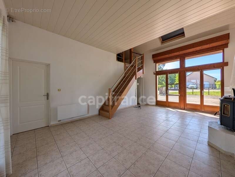 Maison à vendre 8 pièces proche de BLETTERANS (39) - photo 2