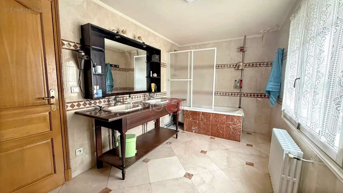 Maison à LES PAVILLONS-SOUS-BOIS