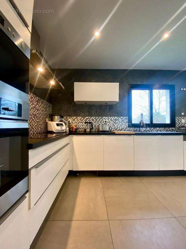 Maison de Type 6 plain-pied-4chambres sans vis-à-vis - photo 8