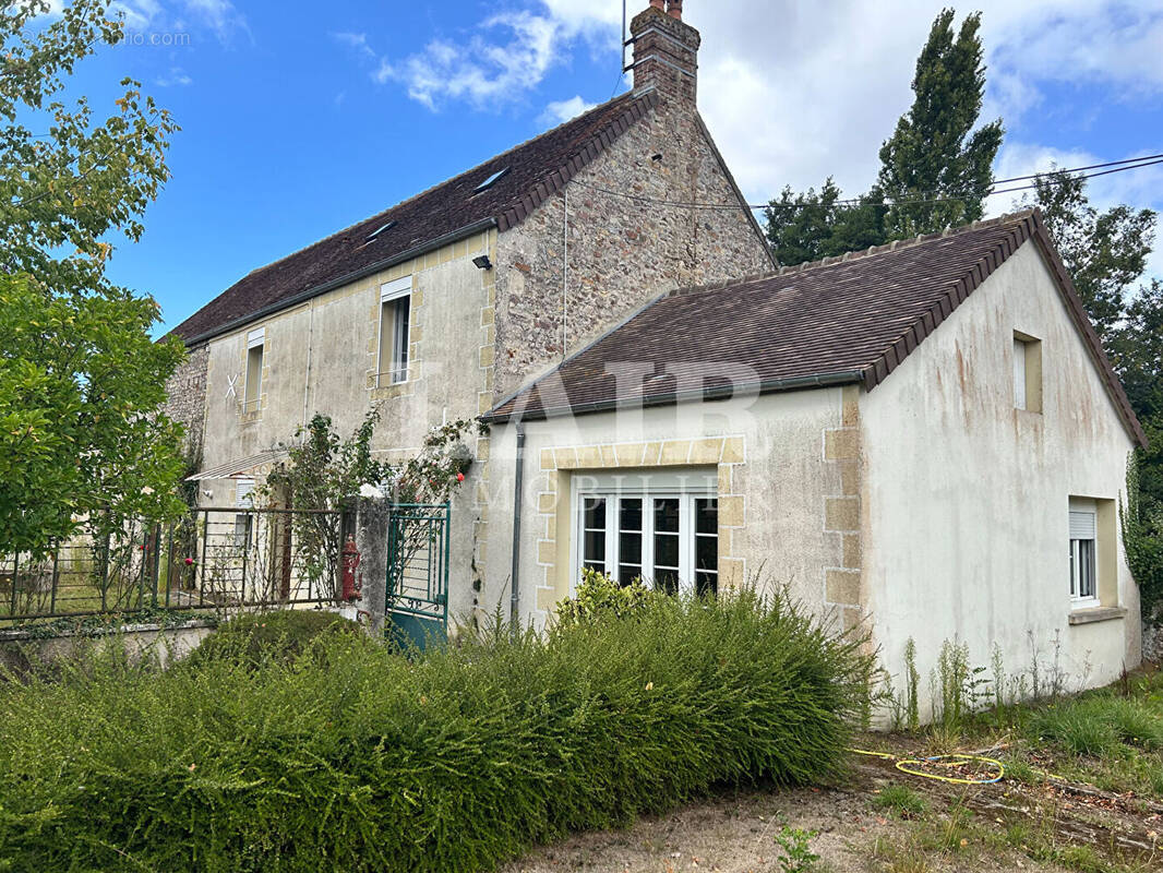 Maison à MONTMERREI