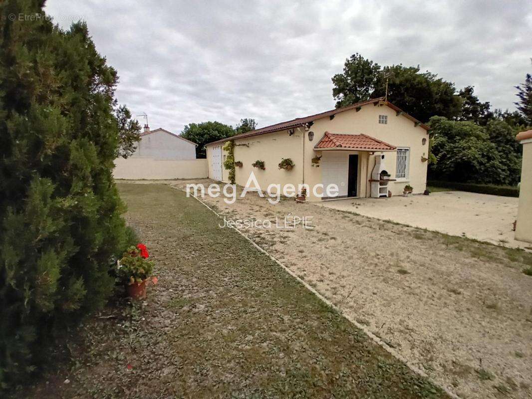 Maison à BEAUVOIR-SUR-NIORT