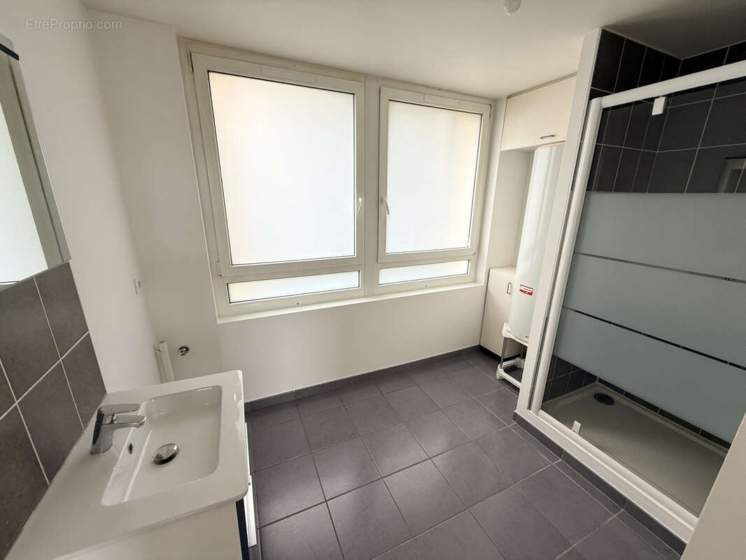 Appartement rénové F4 - photo 4