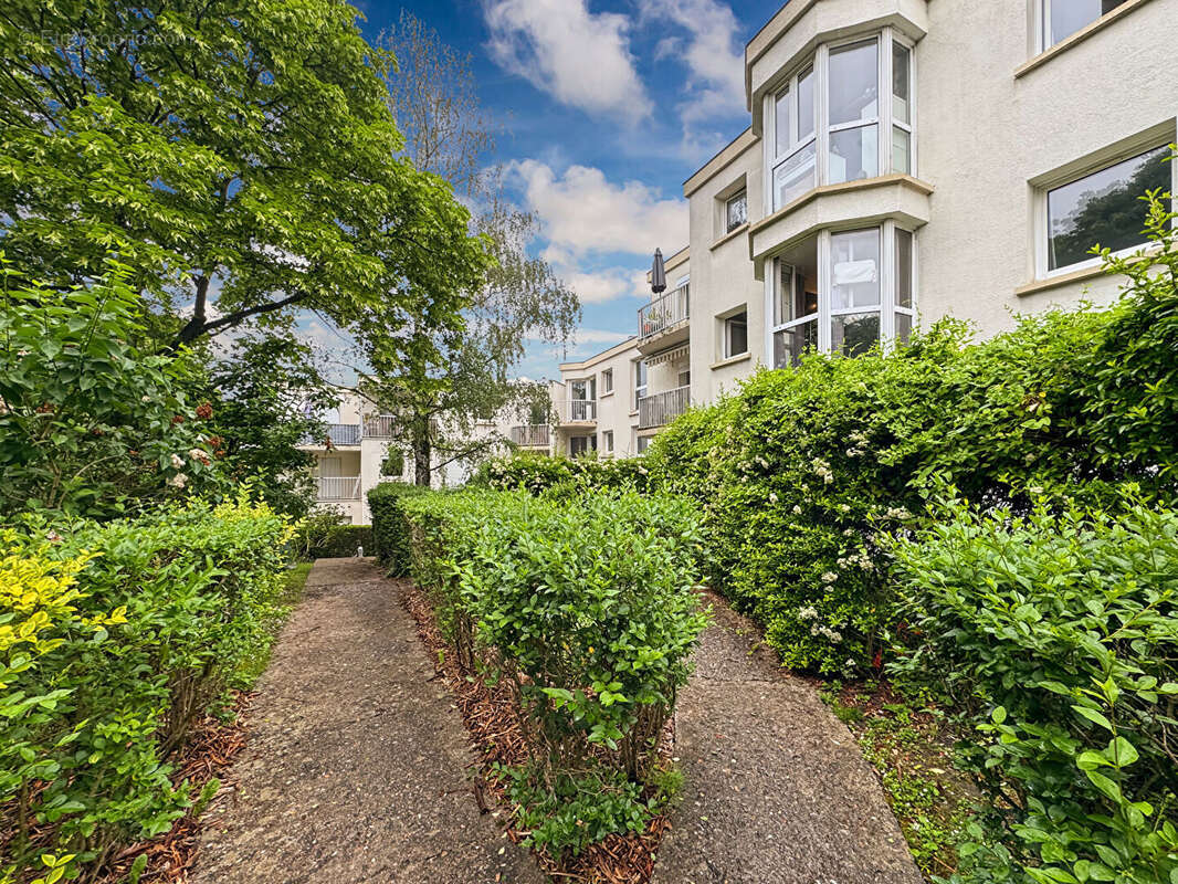 Appartement à ROSNY-SOUS-BOIS