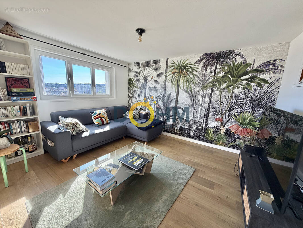 Appartement à SAINT-ETIENNE