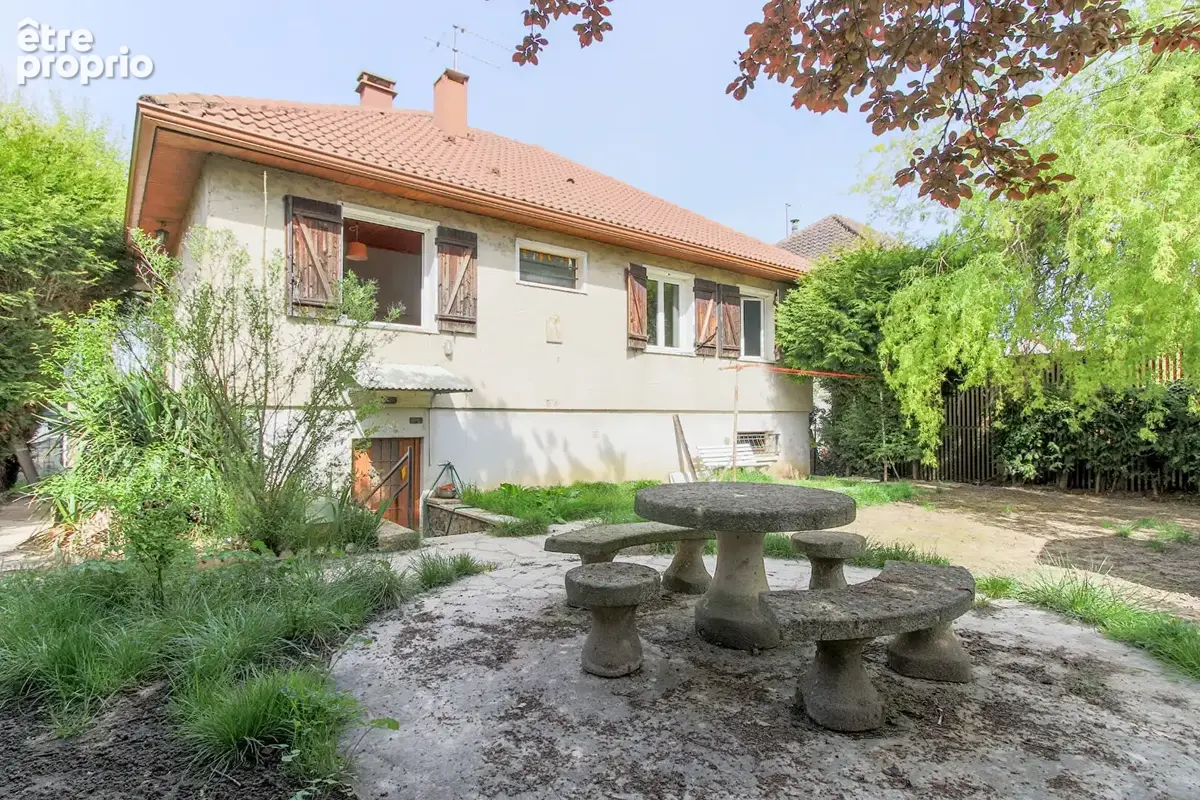 Maison à BEYNES