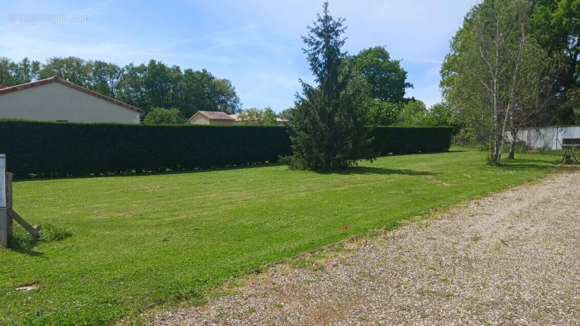 Terrain à GENCAY