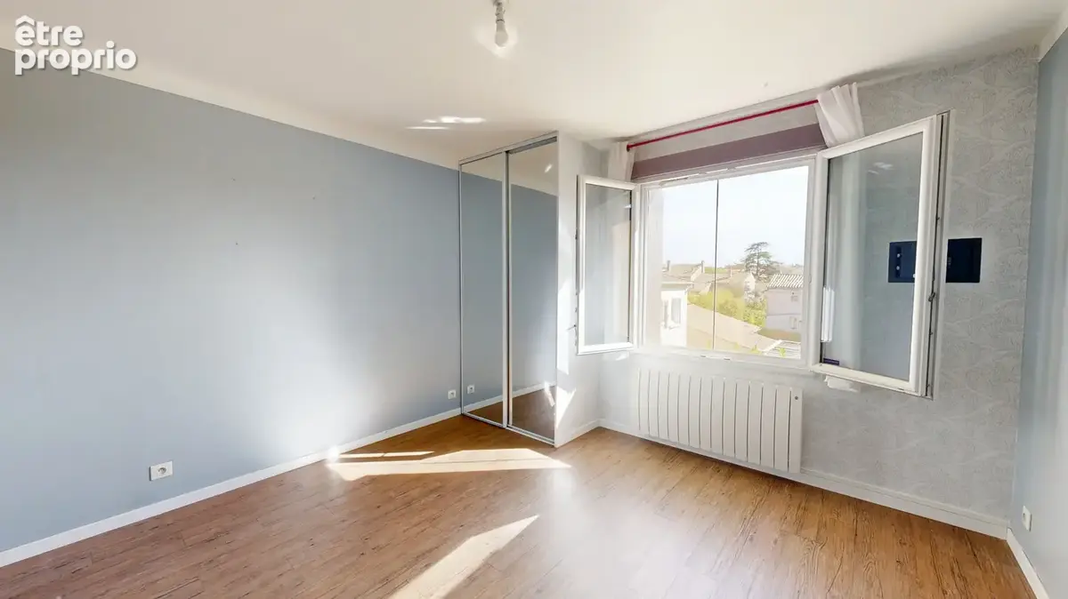 Manosque - appartement t5 avec balcon loggia et garage ! - photo 11