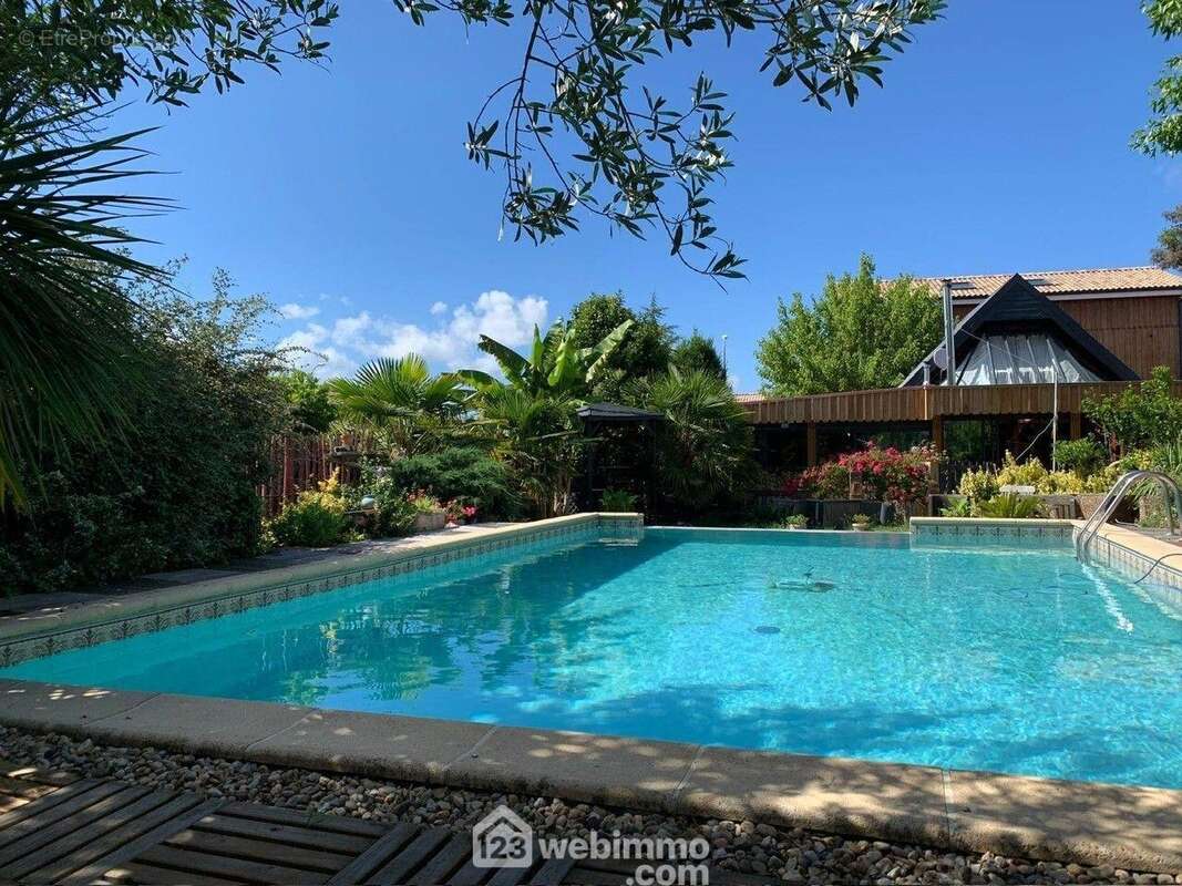 SAISON ESTIVALE - Maison à CARCANS