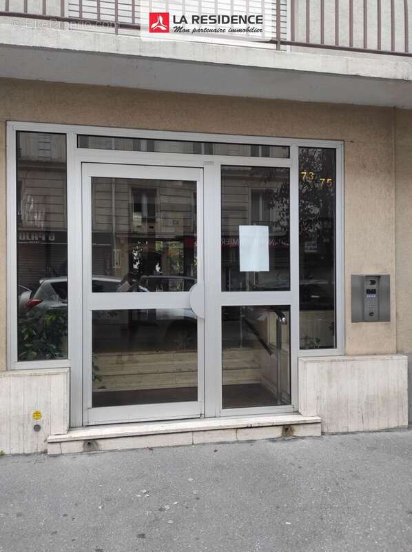 Parking à PARIS-18E