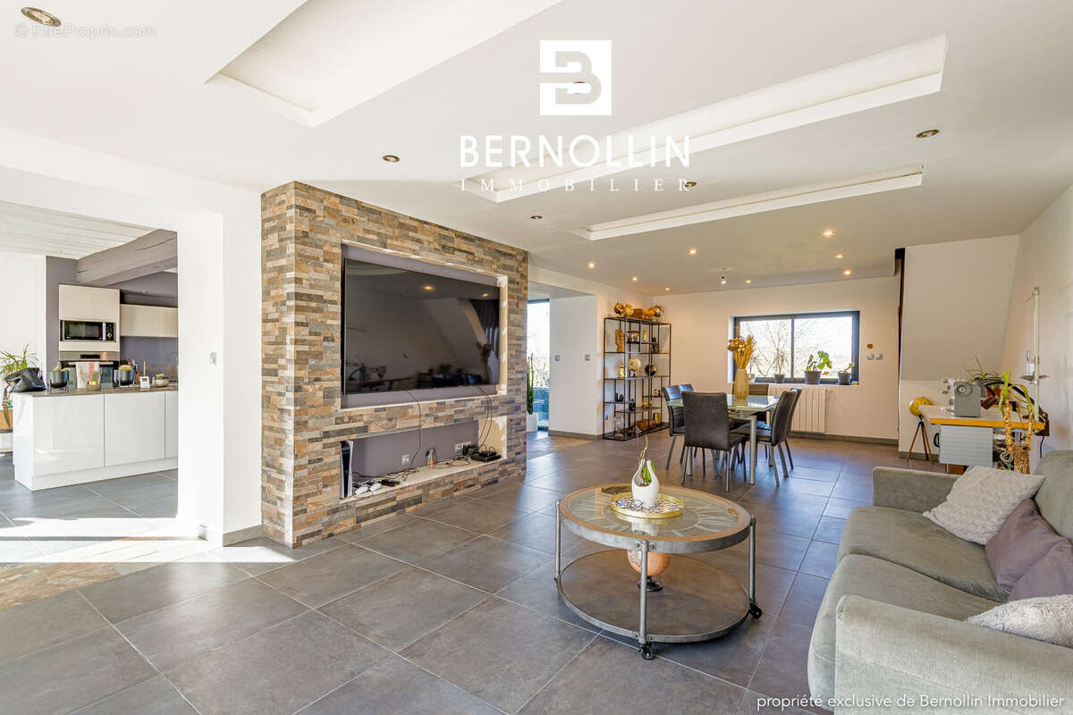 Maison à SAINT-JEAN-SUR-REYSSOUZE