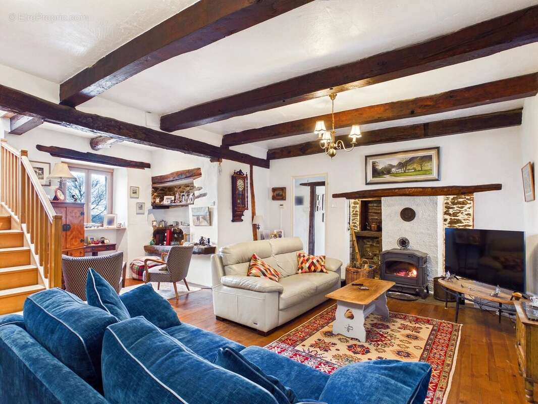 Maison à MONTIRAT