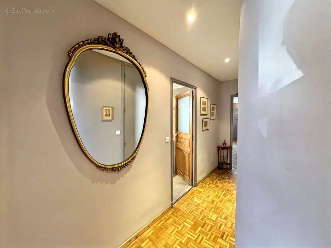 Appartement à MARSEILLE-6E