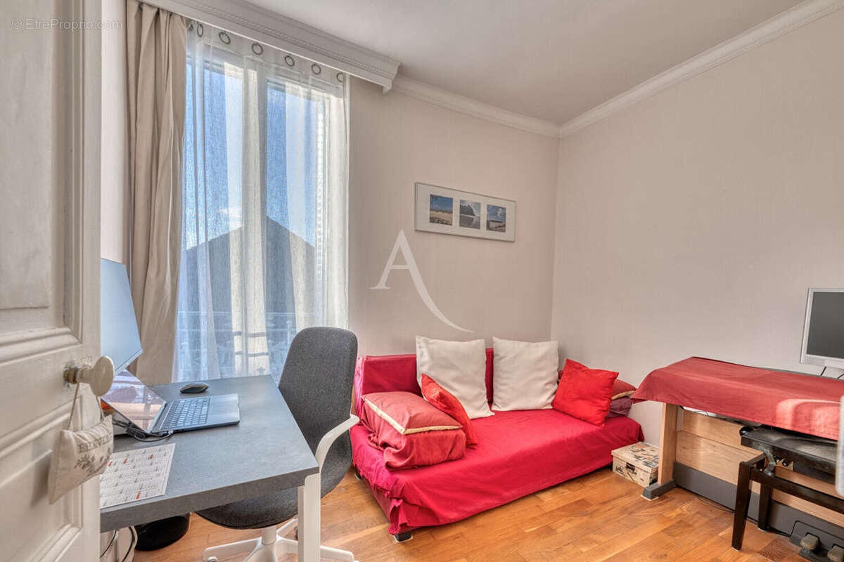 Maison à LE PERREUX-SUR-MARNE