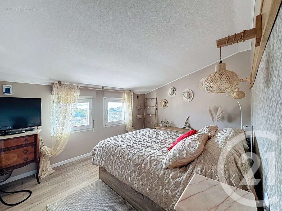 Appartement à VALLAURIS