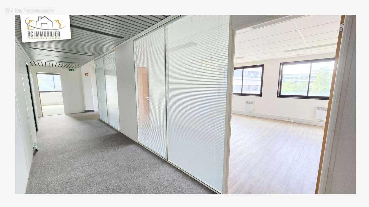 Commerce 778 m² à Ferney-Voltaire  - photo 8