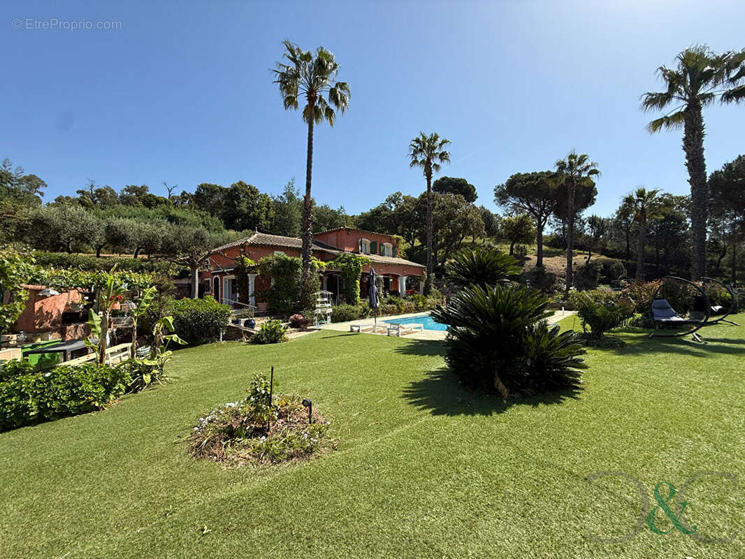Maison à BORMES-LES-MIMOSAS