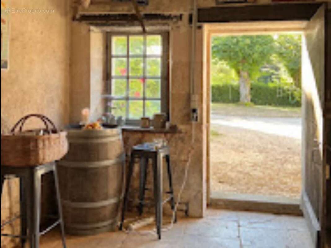 Grande maison dans un cadre paisible avec des magnifiques jardins - photo 16