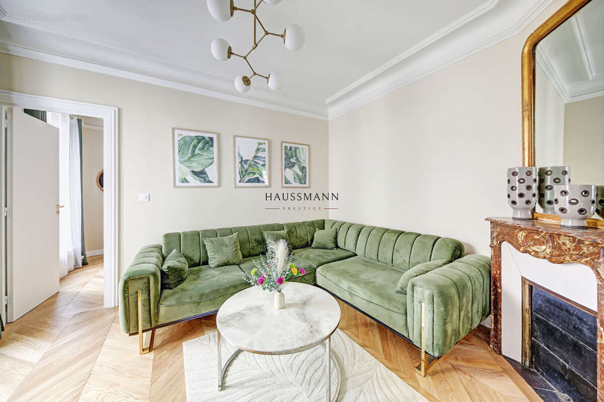 Appartement à PARIS-17E