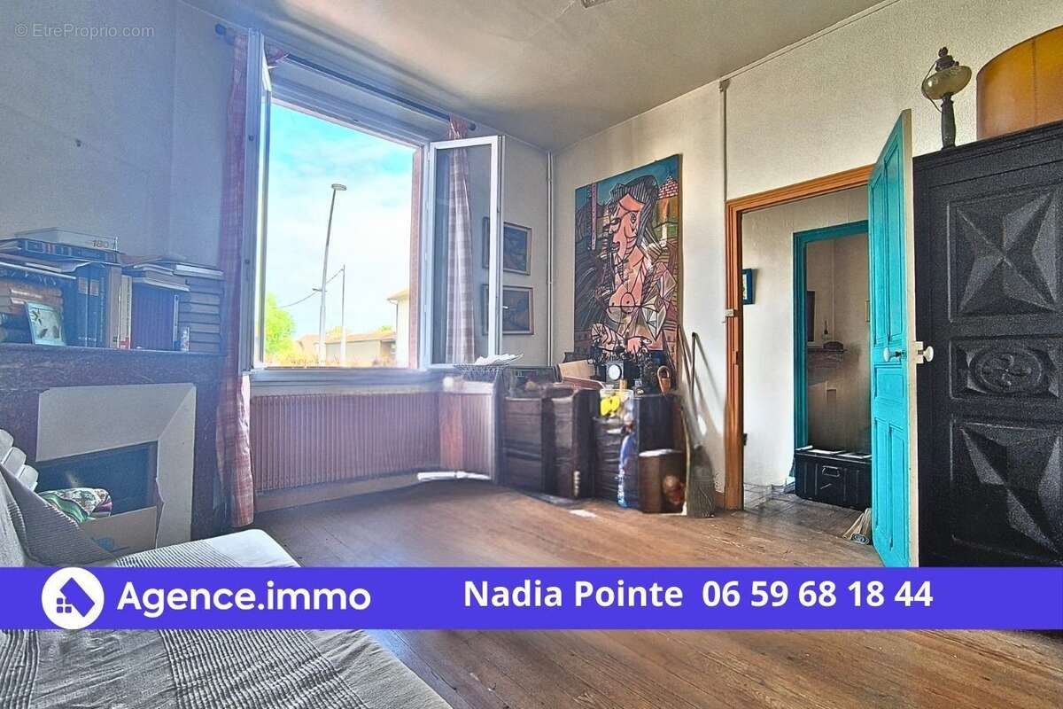 Salon/chambre  - Maison à TARBES