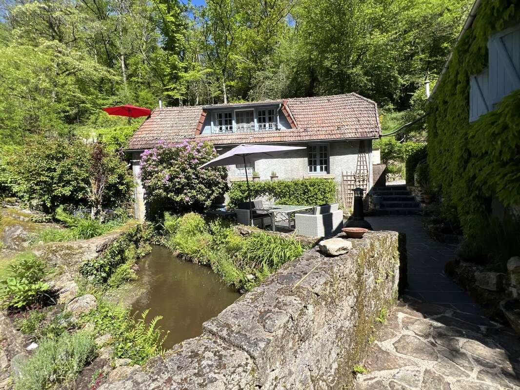 La vie sur le fleuve, où l'historique côtoie l'ultramoderne - photo 20