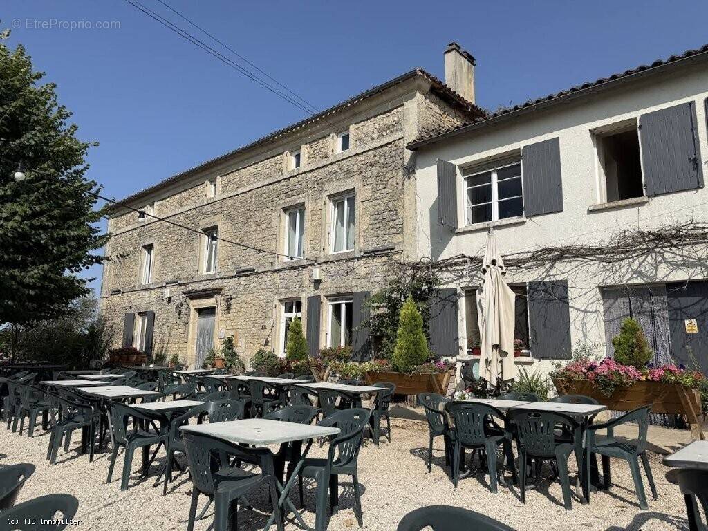 Maison à RUFFEC