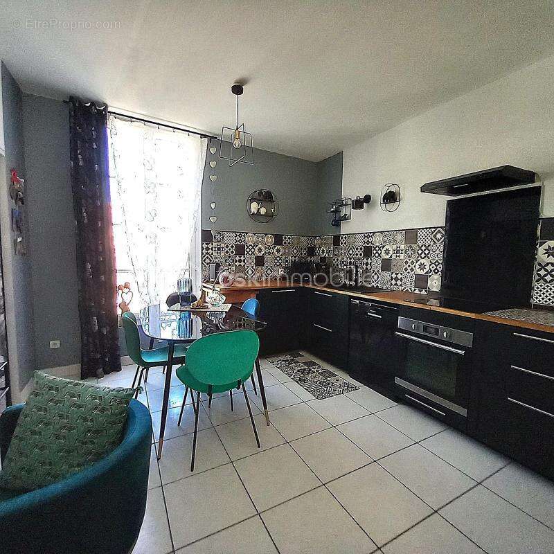 Appartement T2 + terrasse + cave + 2 parking - photo 5