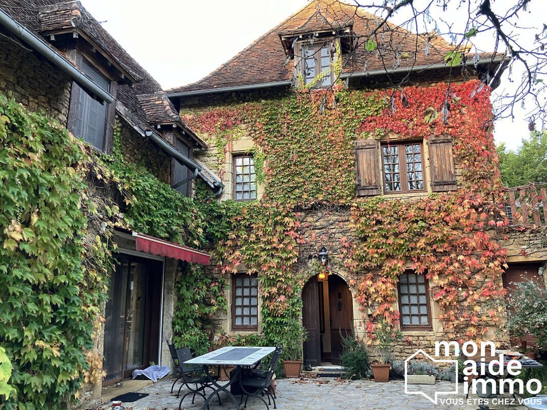 Maison à EYZERAC